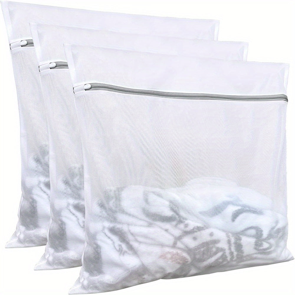 Introducing our new 4-piece set of Laundry Bags, designed for delicate clothing items such as lingerie. Perfect for use in college dorms or for storage purposes, these mesh wash bags allow water and detergent to flow through easily. They are also easy to