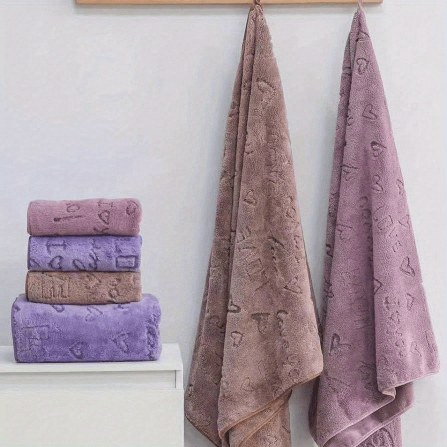 1 set of Coral Velvet washcloth towels includes 2 pieces: 1 piece measuring 34*75cm and 1 piece measuring 70*140cm, or alternatively 1 piece measuring 40*80cm and 1 piece measuring