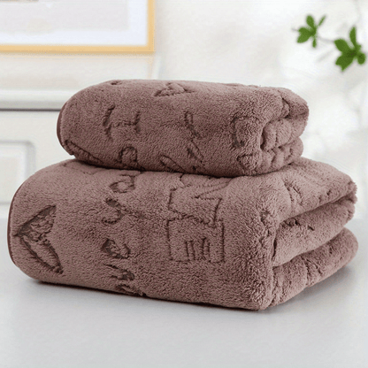 1 set of Coral Velvet washcloth towels includes 2 pieces: 1 piece measuring 34*75cm and 1 piece measuring 70*140cm, or alternatively 1 piece measuring 40*80cm and 1 piece measuring