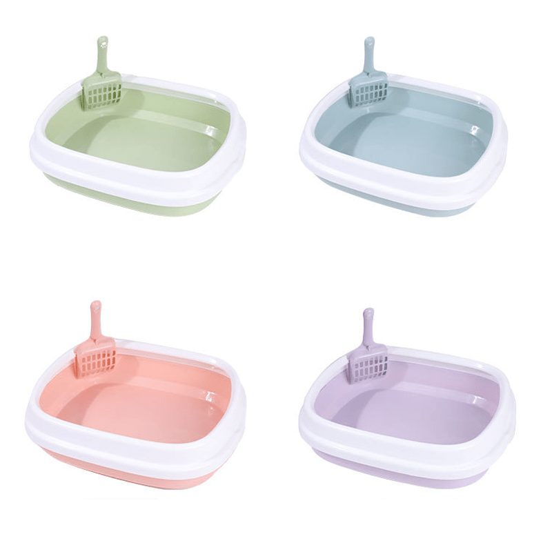 Anti-splash cat litter box with scoop, enclosed design, easy to clean, and made of durable PP material.