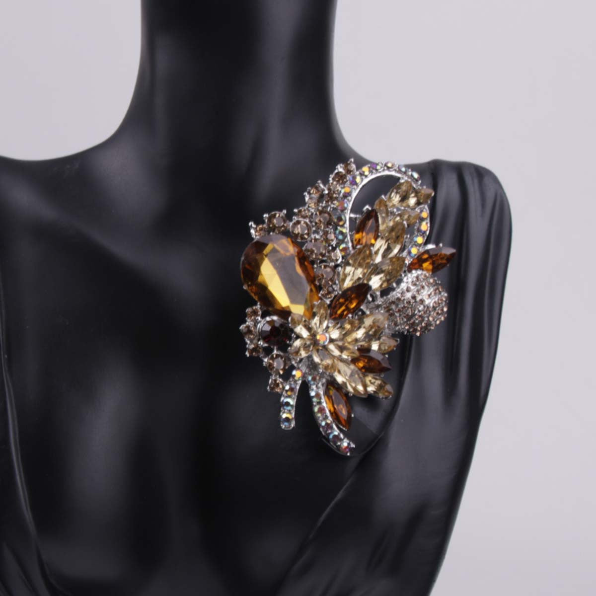 Vintage Luxury Glass Rhinestone Flower Brooch - Elegant Crystal Floral Plant Shape Pin for Women's Suits & Coats (1 piece)