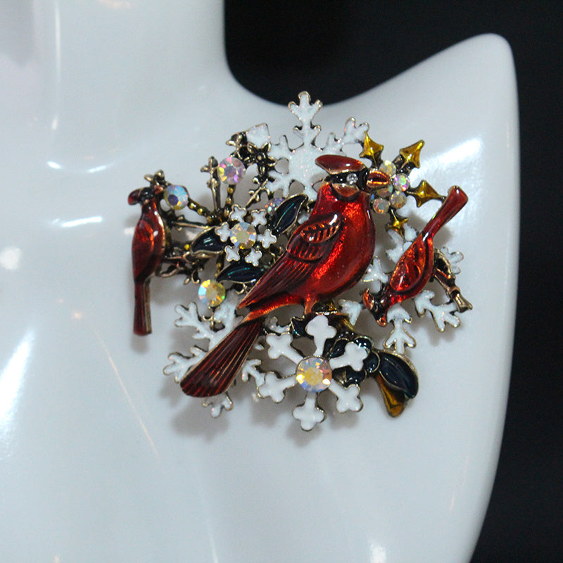 Exquisite Enamel Bird Brooch: A Luxurious Fusion of European and American Design, Embellished with Dazzling Diamonds, Ideal for Enhancing Women's Sweaters and Accessories