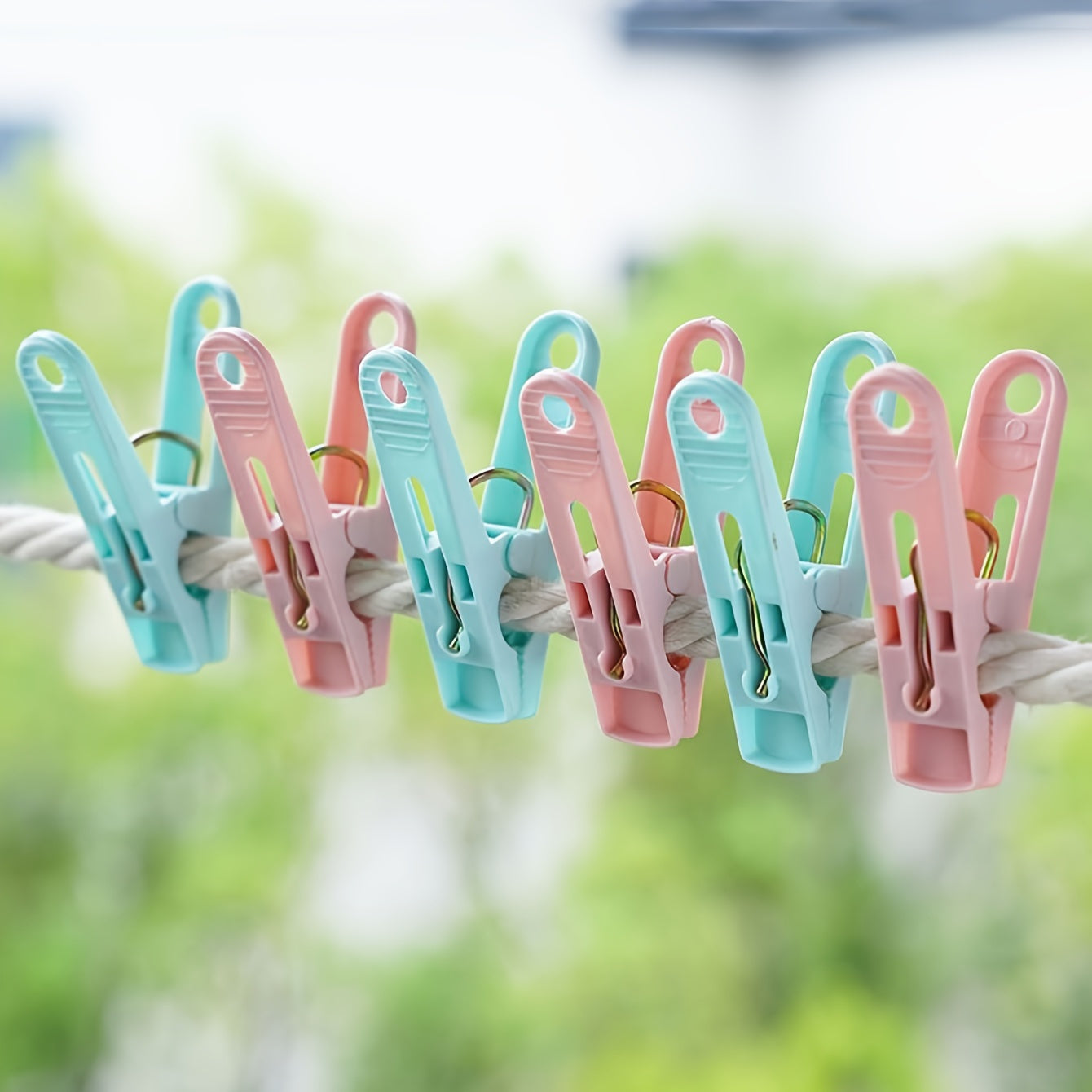 Convenient 30-Pack of Assorted Plastic Laundry Clips with Basket, Windproof and Durable, Ideal for Hanging and Drying Clothes & Other Household Items, Space-Saving Clothespins, Perfect for Home Kitchen Storage and Organization