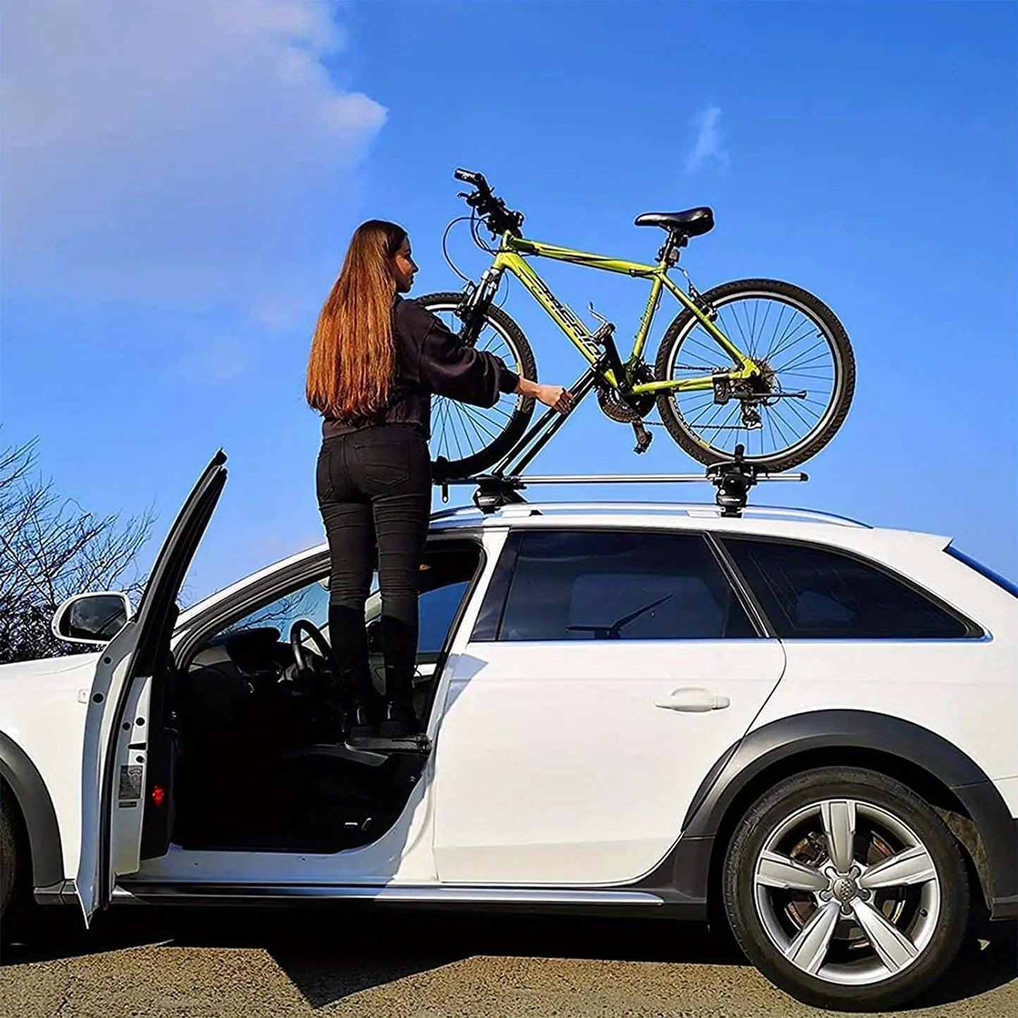 The Auto Gear Door Step provides easy access to the roof, with a foldable design that supports both feet. This car roof rack step also features a glass breaker, safety hammer, and hook pedal. It comes in a pack of 1, 5, or 10 pieces.