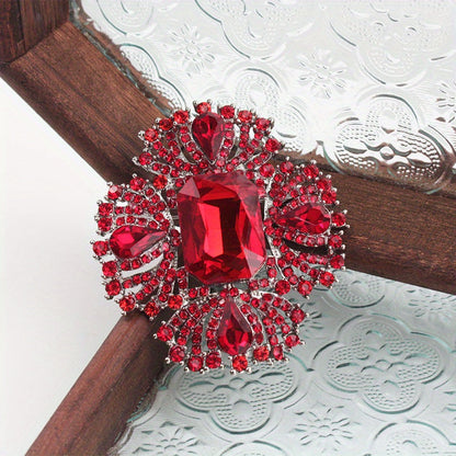 Luxurious Fashion Accessory: Vintage-Inspired Brooch Featuring Rhinestone Accents and Unique Design