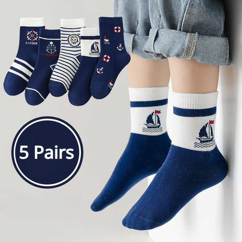 5 pairs of boy's cartoon sports crew socks for autumn/winter, soft and breathable.