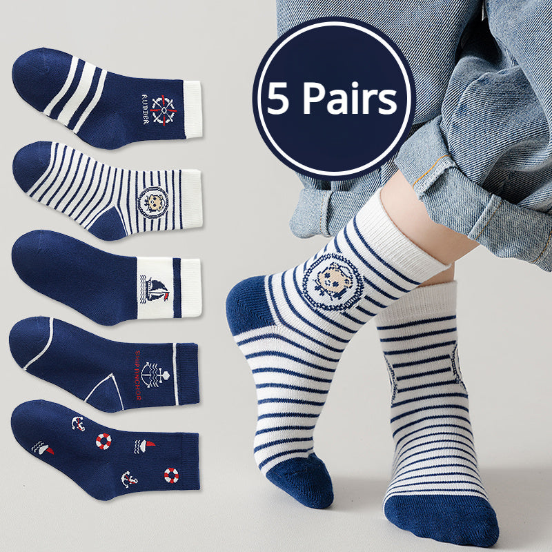 5 pairs of boy's cartoon sports crew socks for autumn/winter, soft and breathable.