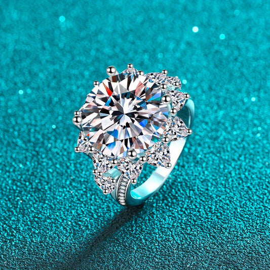 Women's Elegant Sterling Silver Sunflower Engagement Ring with 10CT Moissanite - Luxury Plating, Ideal for Weddings and Gifts, Perfect for All Seasons