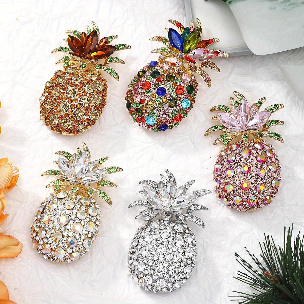 Zamonaviy Kristal Ananas Meva Pin, Yorqin Rhinestone'lar va Yuqori Sifatli Dizayn bilan