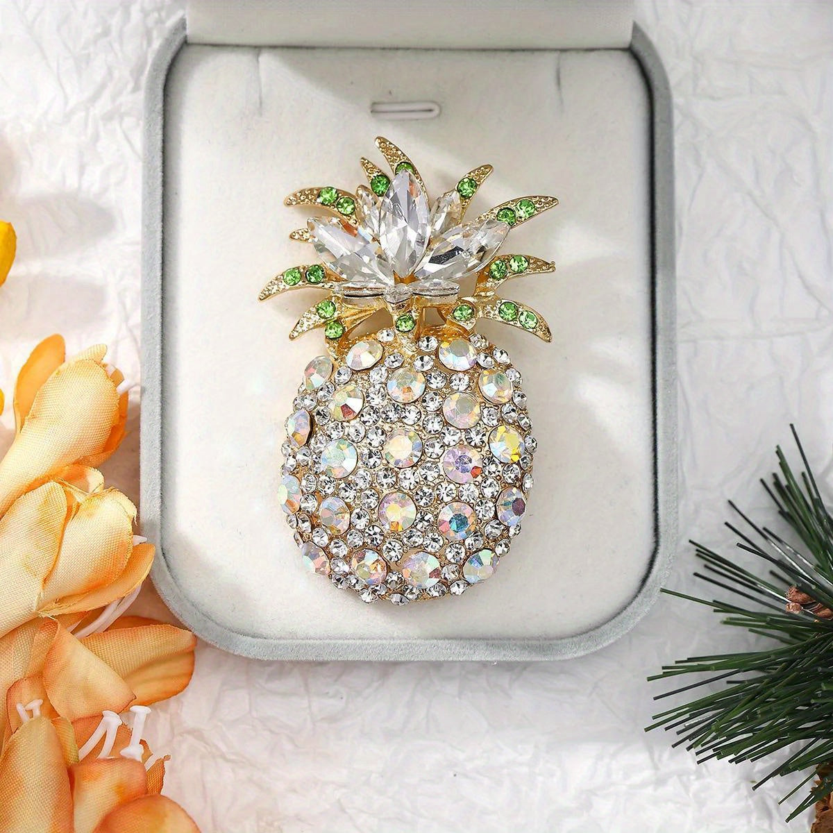 Zamonaviy Kristal Ananas Meva Pin, Yorqin Rhinestone'lar va Yuqori Sifatli Dizayn bilan