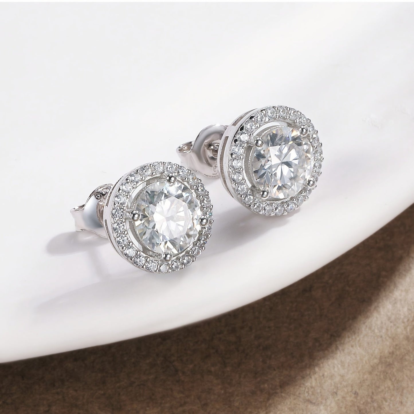 1 Pair of Moissanite Stud Earrings 0.5CT set in 925 Sterling Silver with 18K Golden Plating. Features a Cute and Simple Style with Synthetic December Birthstones, Perfect for Daily Wear and as a Valentine's Day Gift.