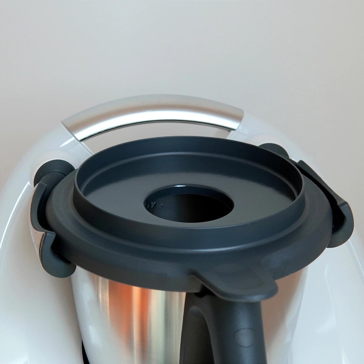 "Thermomix TM5 TM6 uchun Katta/Kichik Teshik Seal bilan Silikon Qopqoq, Aralashtirish Idishi Qopqog'i va Havo Fryeri Aksessuarlar. Ushbu Qopqoq Tutqichi bilan Oziq-ovqatni Saqlang va Idishni Qoplang."