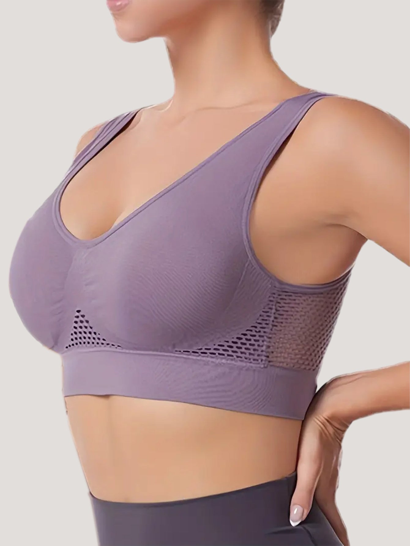 Solid seamless hollow out wireless tank bra for elegant and comfy push-up support, perfect for women's lingerie and underwear.