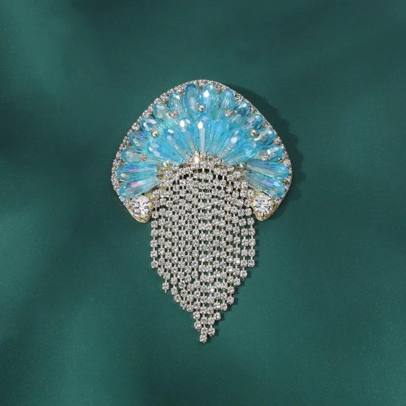 Classic Vintage Crystal Jellyfish Brooch with Tassel - Stylish Sea Creature Pin for Women, Unique Accessory