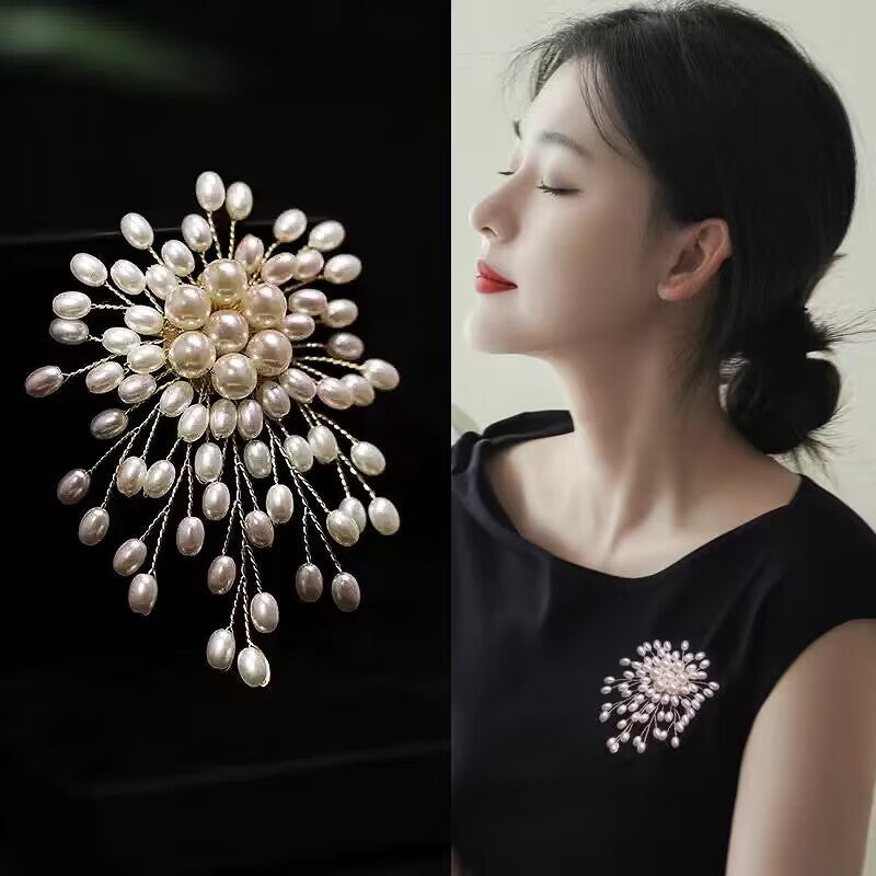 Chic Resin Snowflake Brooch for Women, Exquisite Floral Brooch for Brides, Perfect for Weddings, Parties, and Gifts - Stay on-trend with this Stunning Jewelry Piece!