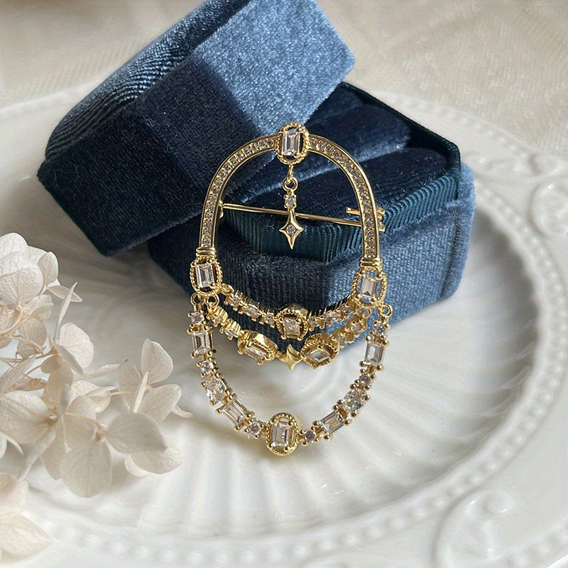 Exquisite Mediterranean-inspired Vintage Brooch with Cut-out Design, Handcrafted by a Designer for High-end Fashion Events, Perfect for Ladies' Banquets and Weddings