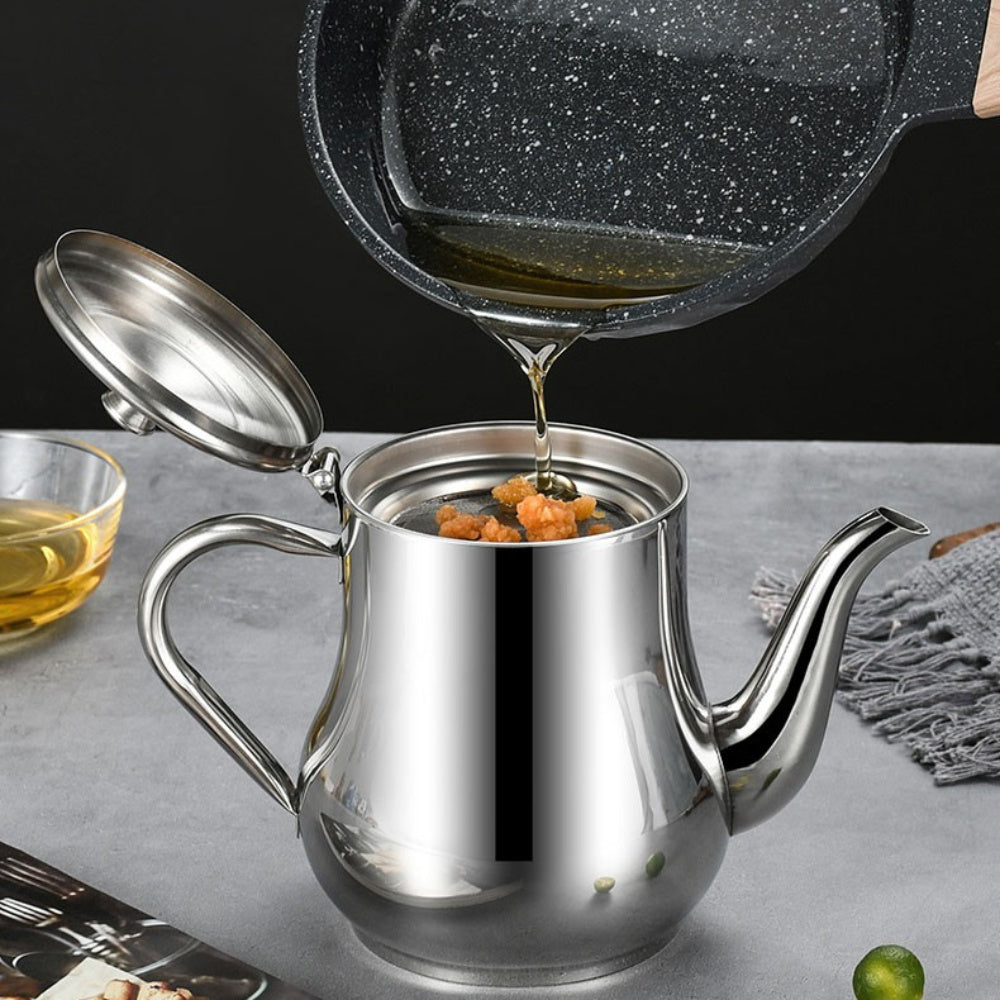 Oil Filter Pot made of Stainless Steel with Lid and Spout - Ideal for Cooking and Serving