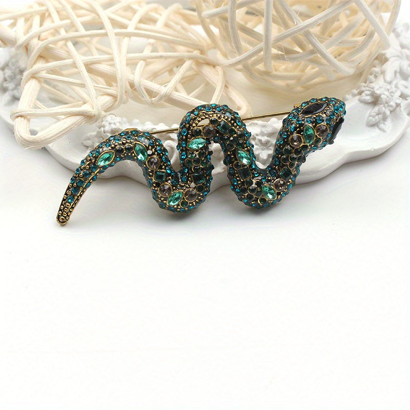 Retro Style Blue Crystal Snake Brooch: Women's Fashion Accessory in Vintage Design