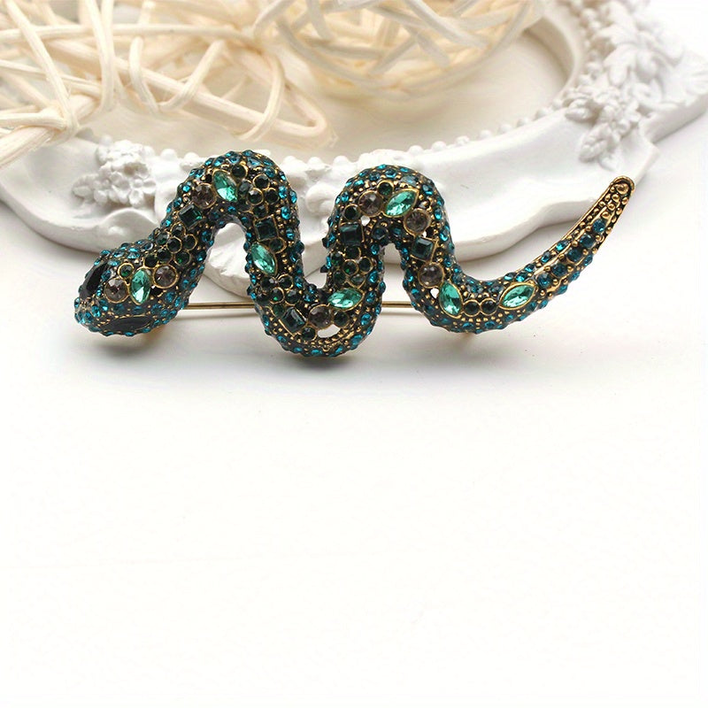 Retro Style Blue Crystal Snake Brooch: Women's Fashion Accessory in Vintage Design