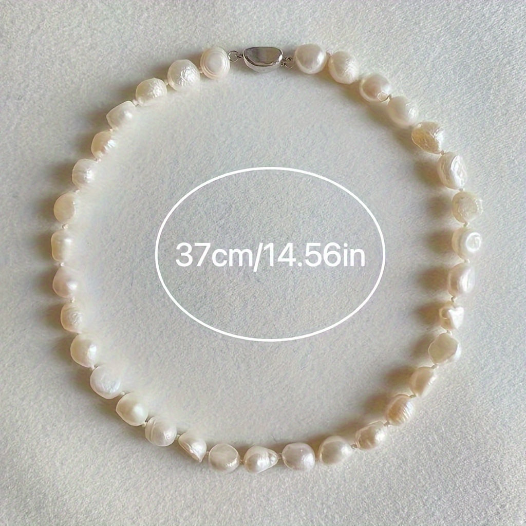 Beautiful and Stylish Pearl Necklace for Women, Featuring Natural Stones and Round Luminous Imitation Pearls, Perfect for Parties. Unique Design with Choker Chain. Makes an Ideal Gift for Wife or Girlfriend. Pearls may have slight flaws. Comes in a