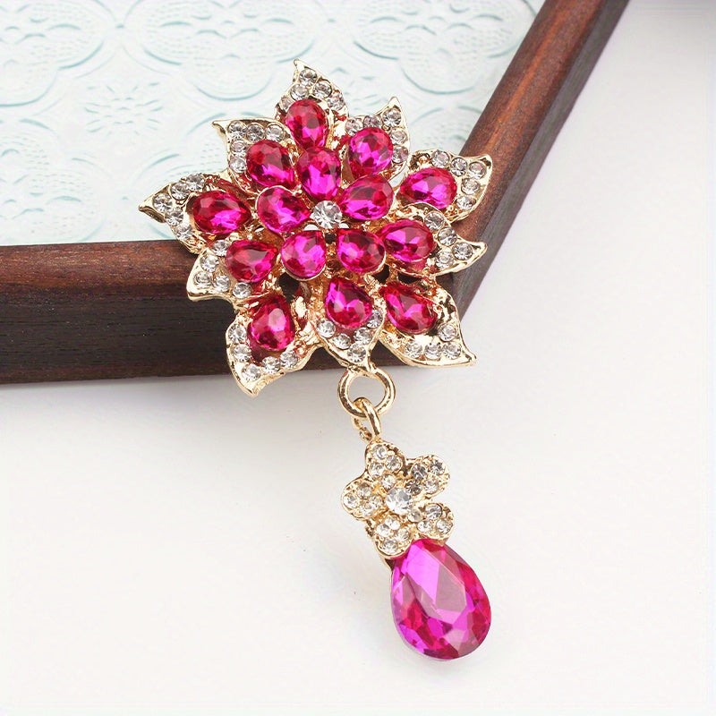 Chic and sophisticated rhinestone flower brooch with a vintage flair - Featuring a distinctive irregular shape, ideal for enhancing dresses and sweaters.