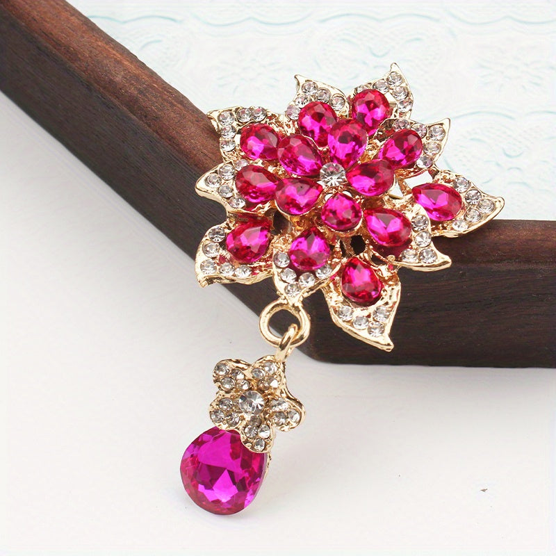 Chic and sophisticated rhinestone flower brooch with a vintage flair - Featuring a distinctive irregular shape, ideal for enhancing dresses and sweaters.