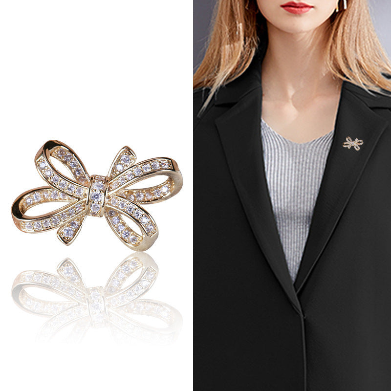 Stylish and Elegant Mini Bow Brooch for Women's V-neck Shirts with Small Pin Fastening - Clothing Accessory