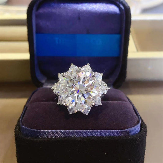 Exquisite 10 Carat Sunflower Moissanite Ring - Crafted in 925 Sterling Silver, Ideal for Engagement or Wedding Celebration