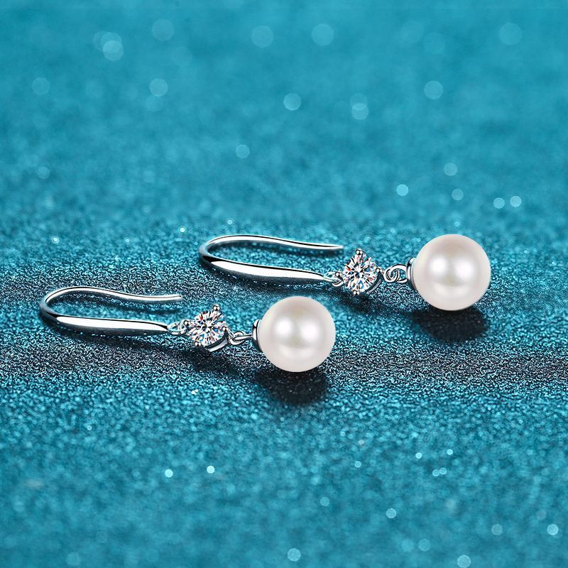 Elegant and understated, these 1.6g freshwater pearl earrings are a stunning addition to any bridal ensemble. Whether for the bride, bridesmaids, or wedding guests, these cultured pearl earrings are perfect for any wedding occasion or casual attire.