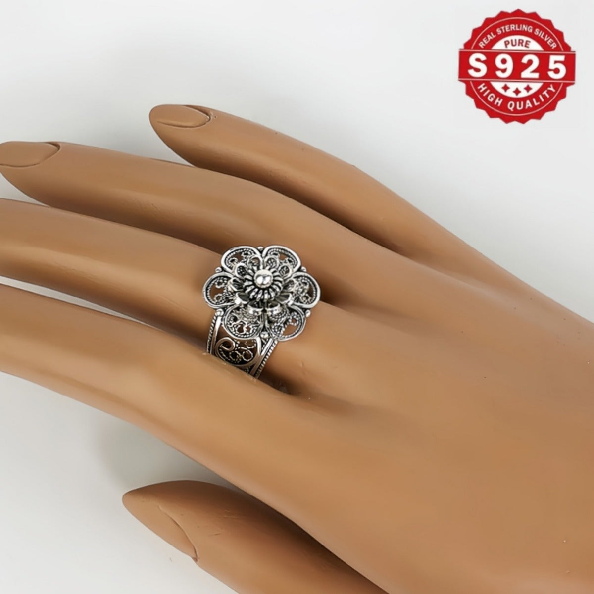 Stylish Handcrafted 925 Sterling Silver Daisy Flower Ring - Vintage Bohemian Inspired with Delicate Filigree Detailing, Ideal for Special Occasions - Comes in a Gift Box, Handmade with Care, Unique and Charming, Perfect for Women's Fashion.