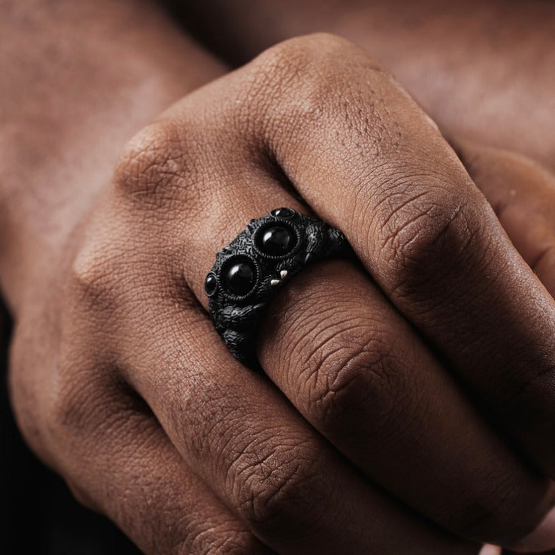 Adjustable spider ring with black agate, zinc alloy, gothic hip hop style, suitable for daily wear or gifting, a versatile accessory for all seasons.