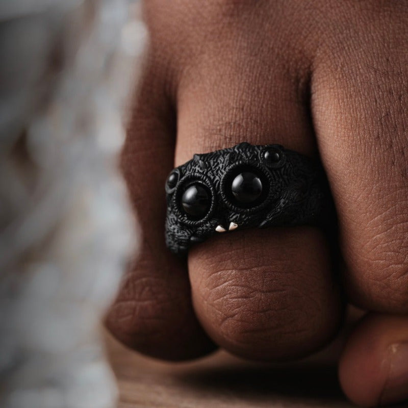 Adjustable spider ring with black agate, zinc alloy, gothic hip hop style, suitable for daily wear or gifting, a versatile accessory for all seasons.