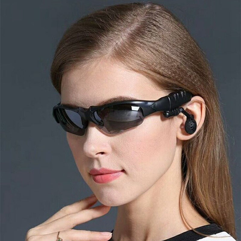 Wireless polarized fashion glasses with built-in mic and USB rechargeable feature. HiFi sound quality for music and calls, perfect for outdoor sports and driving. Comes with gift box.