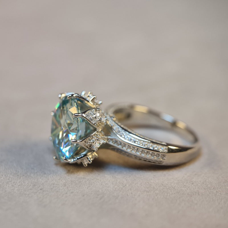 Add a touch of luxury to your collection with this stunning light blue round cut Moissanite ring designed for women. Crafted with S925 sterling silver and 18K golden plating, this ring makes for the perfect holiday gift. Ideal for parties and special