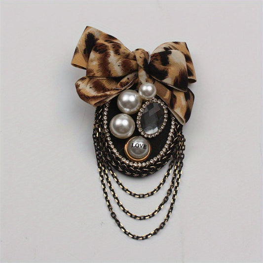 Sophisticated Brooch Pin adorned with Rhinestones and Pearls - Unique Fashion Accessory, Statement Inlaid Brooch perfect for Parties, Travel, or Everyday Wear, Versatile Decorative Pin to Elevate any Outfit or Accessory.