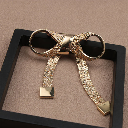 Stylish Rhinestone Bow Brooch - A sophisticated and fashionable accessory that can be worn on clothing, bags, or hats | Ideal for adding a touch of glamour to any outfit, whether for a party or everyday wear, while traveling, or simply to exude personal