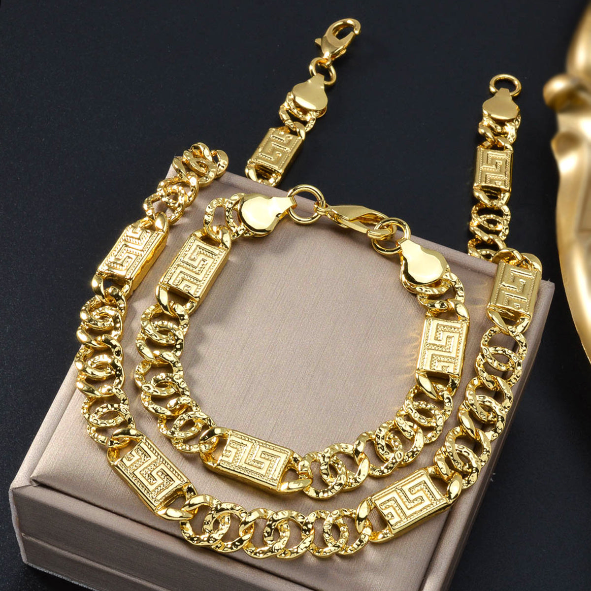 Complete your casual attire with this stylish Hip Hop Fashion Rapper Necklace & Bracelet Set featuring a trendy link chain design. Makes the perfect gift for any fashion-forward individual.