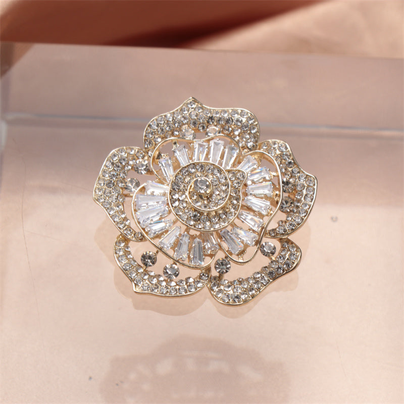 Stylish and Opulent Rhinestone Flower Pin - Unique Irregular Floral Design, Shimmering Statement Piece for Any Occasion, Perfect for Travel, Parties, and Everyday Glamour