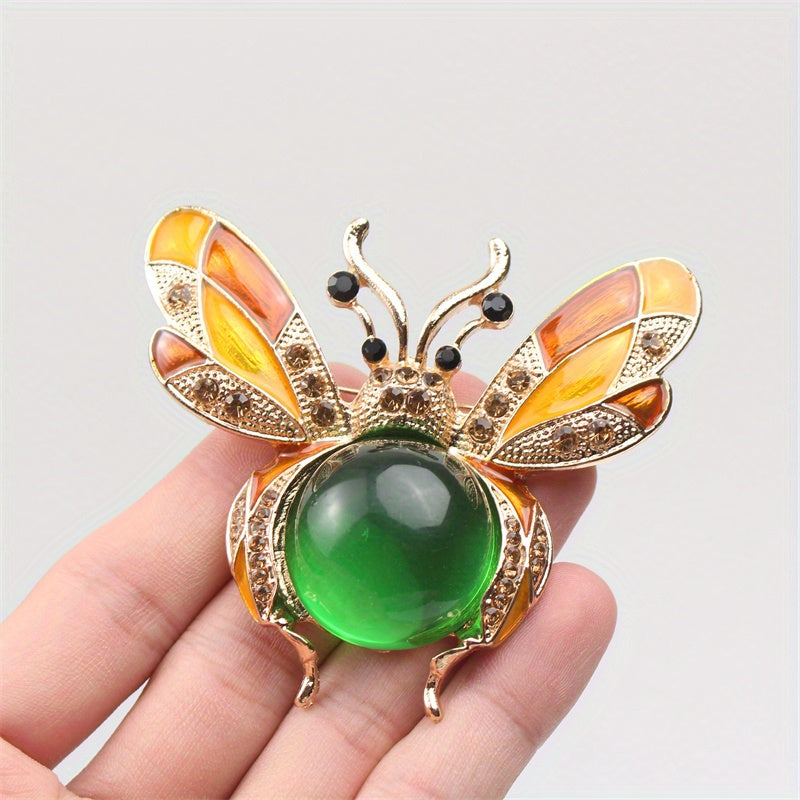 Stylish Rhinestone Bee Brooch Pin - Adorable Enamel Bumblebee Insect Badge featuring Simulated Jelly Belly and Unique Animal Shape, Perfect for Women's Fashion Statement Pieces, Eye-catching Cicada Coat Accessory