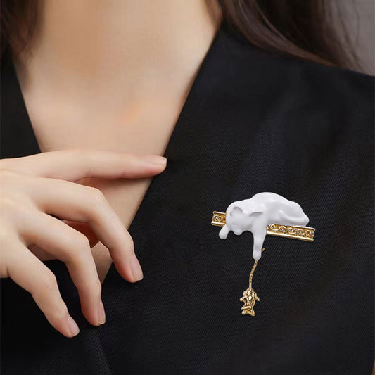 Vintage Cat Fishing Brooch for Women - Versatile Black Cat Pin Corsage - Retro Alloy Coat Accessory