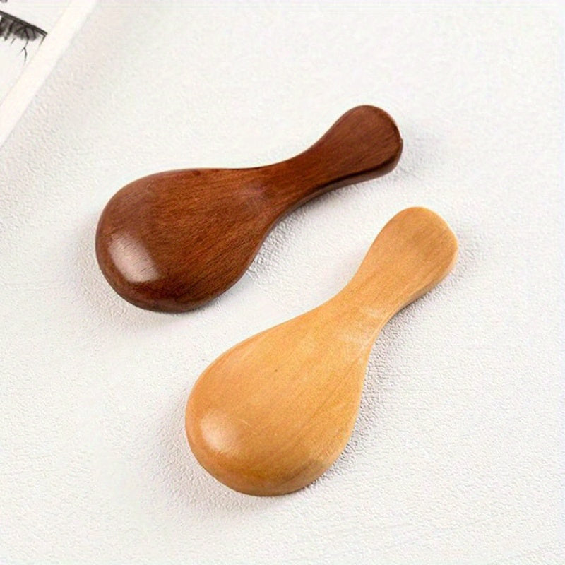 Get this 1 piece Wooden Miniature Spoon with a 3.15 inch/8 cm exquisite short handle, ideal for home use. Perfect for seasoning, ice cream, dessert, tea, yogurt, baby formula, and a variety of school supplies. Great for back to school season.