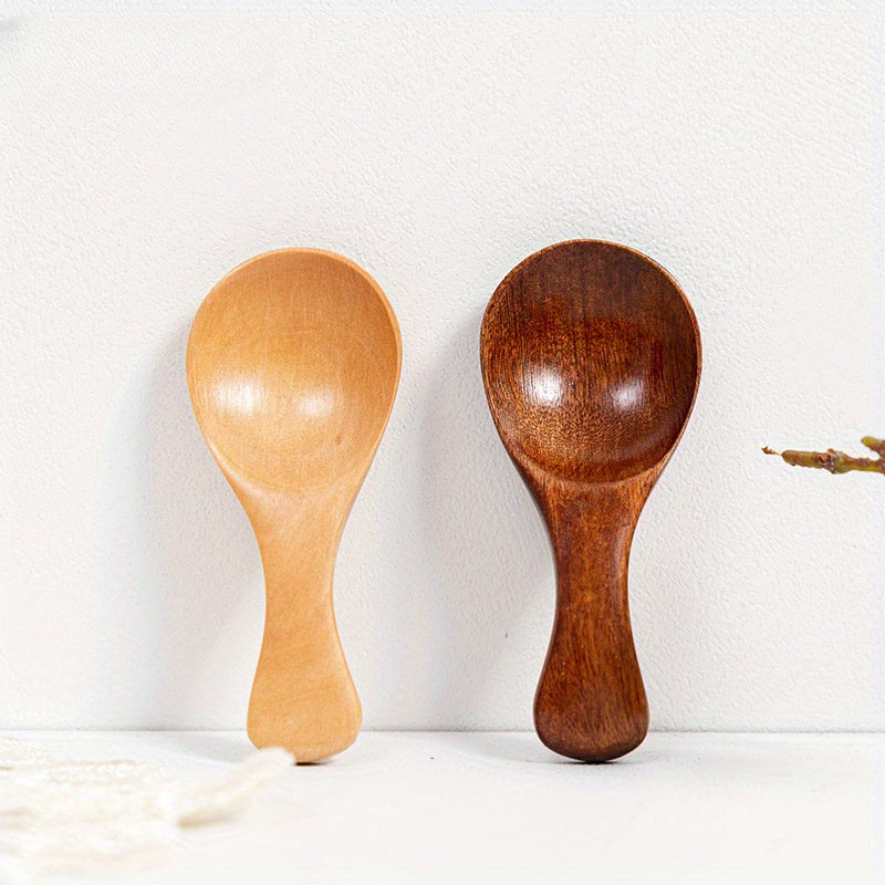 Get this 1 piece Wooden Miniature Spoon with a 3.15 inch/8 cm exquisite short handle, ideal for home use. Perfect for seasoning, ice cream, dessert, tea, yogurt, baby formula, and a variety of school supplies. Great for back to school season.