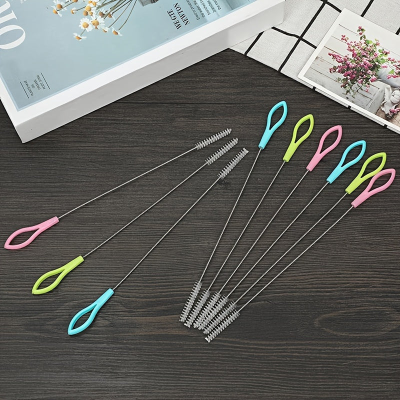 Clean your reusable straws easily with this set of 3 stainless steel straw cleaning brushes. Made with nylon bristles, these brushes are perfect for cleaning your kitchen utensils, water bottles, smoothie tumblers, and tubes. No electricity needed. Ideal