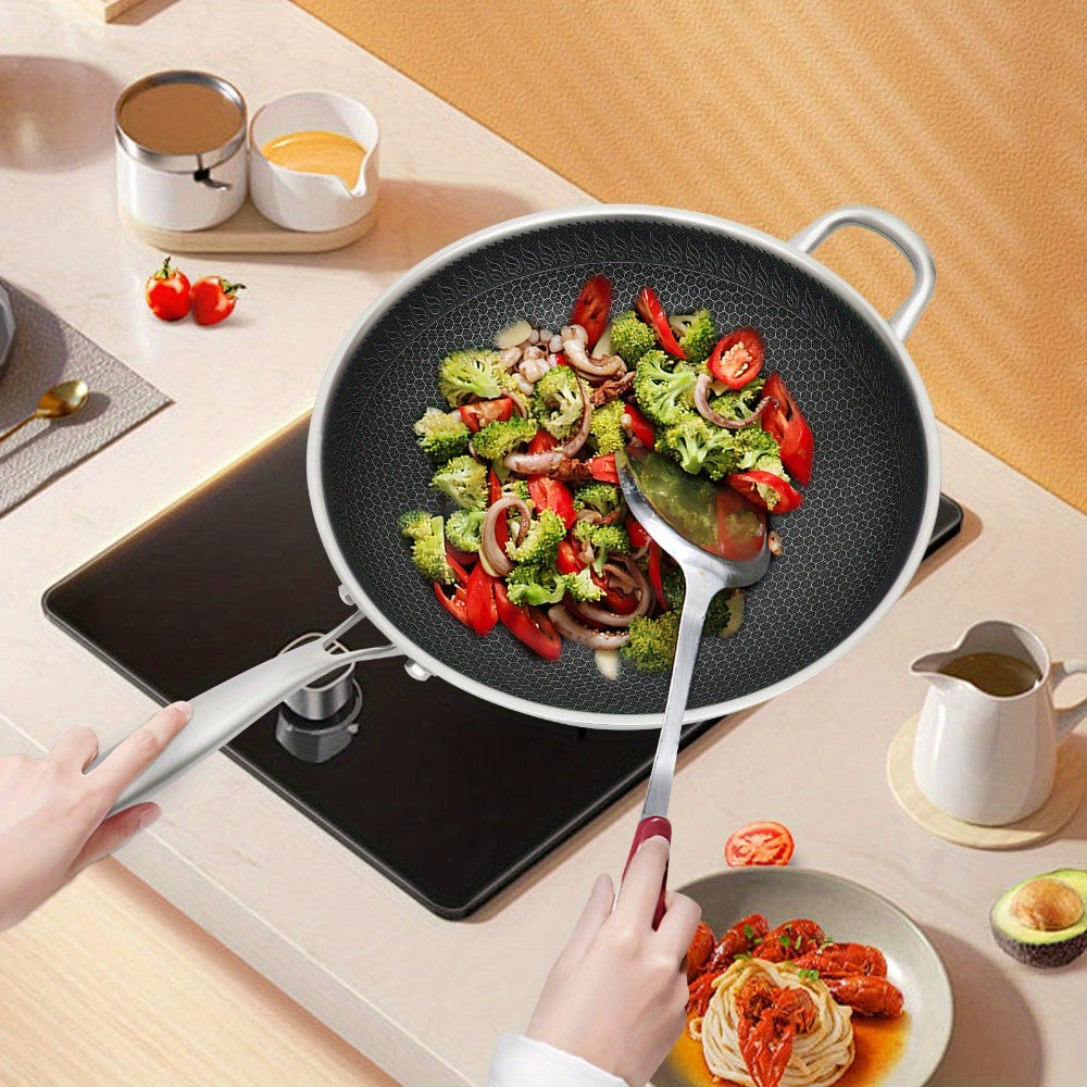 Compact Stainless Steel Wok, 34.04cm in size, Complete with Lid, Suitable for Induction Cooktops, Ceramic & Halogen Stove Safe, Perfect for Cooking at Home, in a Hotel, Restaurant, or Outdoors.