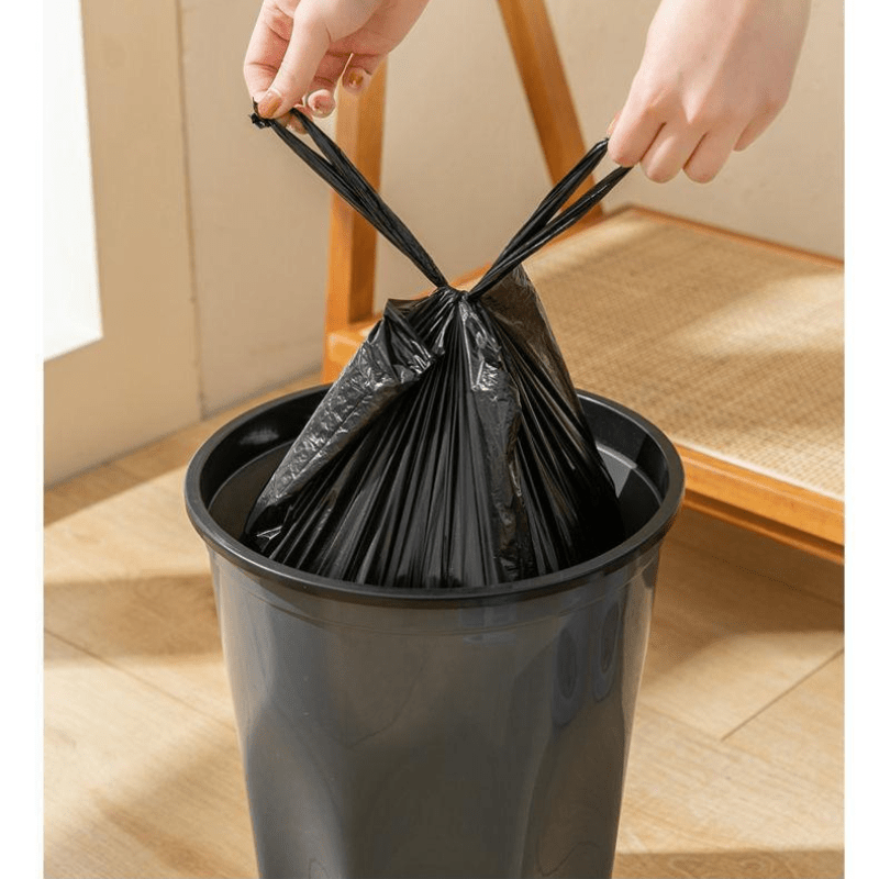 100 pieces of extra thick black trash bags with handles are designed to be durable and leak-proof, making them ideal for use in the kitchen, pet waste disposal, yard cleanup, and more. These garbage bags are perfect for use in homes, dorms, and