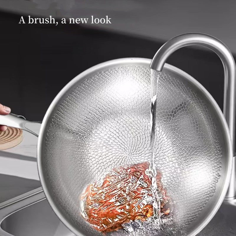 Universal Cookware Titanium qoplamali ko'p qatlamli wok, zarbali sirt, chizishdan himoyalangan, gaz pechlari va induksiyaga mos keladi.