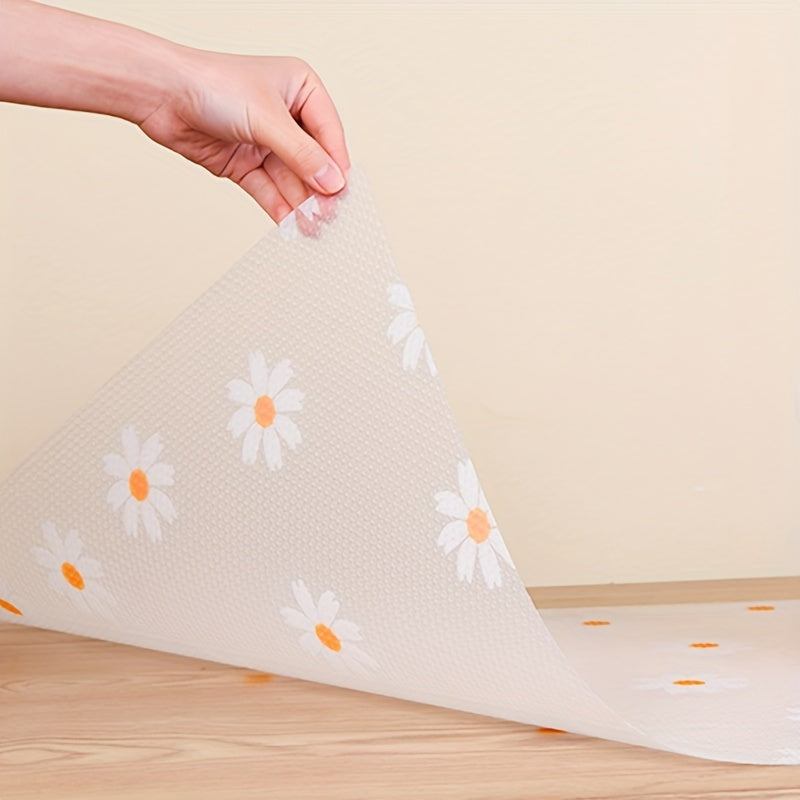 Daisy design non-slip shelf liner roll, 100% plastic, easy to clean, for kitchen cabinets, hand washable.