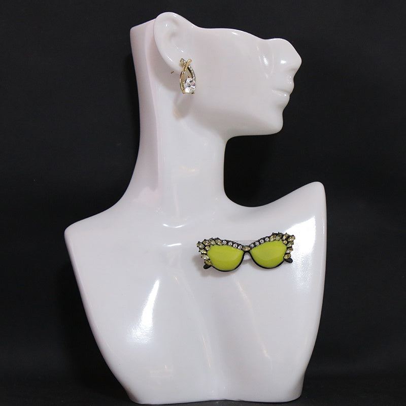 Stylish Sunglass-Inspired Brooch Adorned with Exquisite Rhinestones, Unique Fashion Pin for Accessorizing