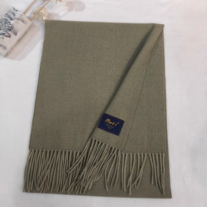 Soft and warm polyester shawl for men with tassels - Stylish and comfortable solid color scarf, ideal for fall and winter season.