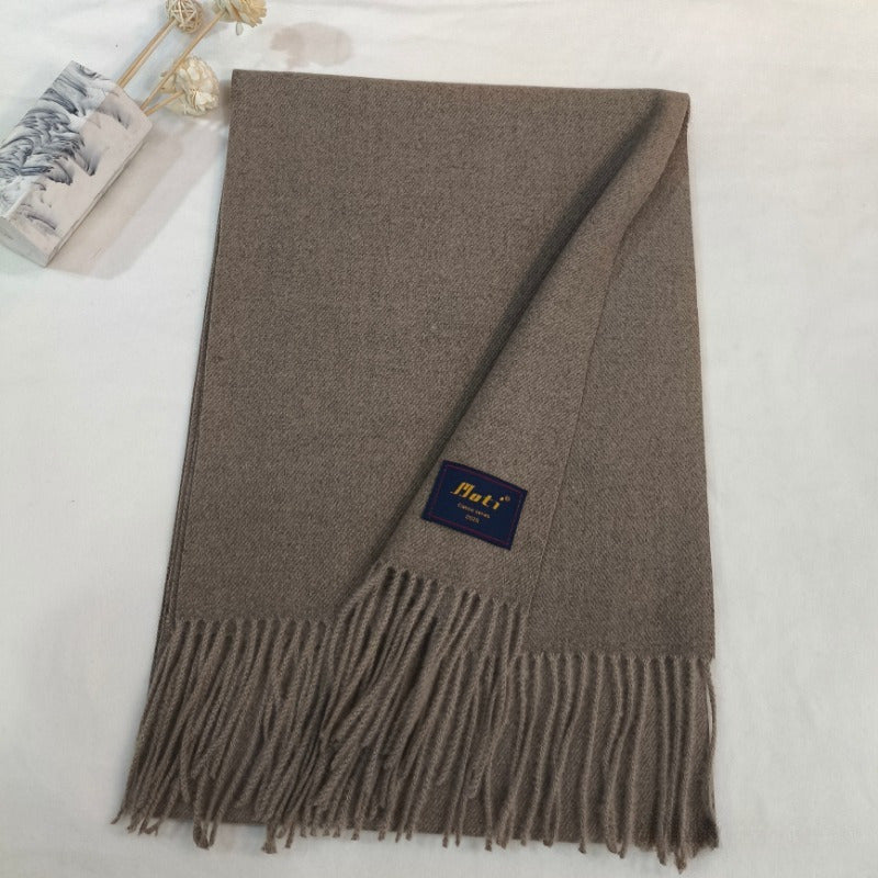 Soft and warm polyester shawl for men with tassels - Stylish and comfortable solid color scarf, ideal for fall and winter season.